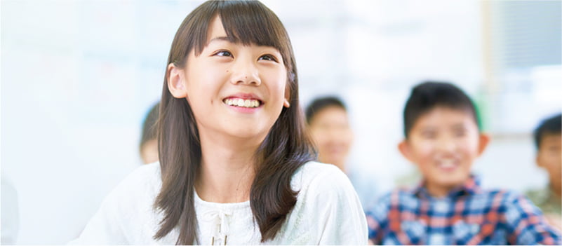 授業を受ける女の子