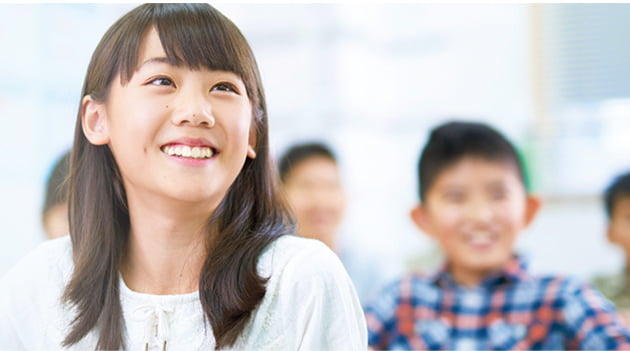 授業を受ける女の子