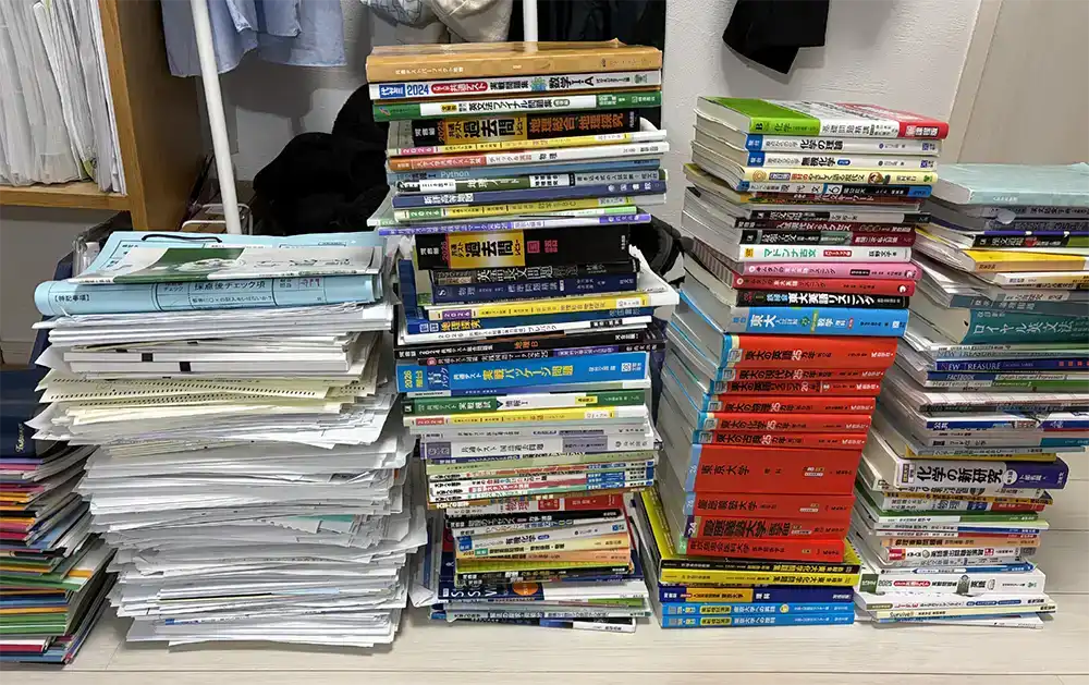高校時代にやり込んだ参考書や問題集（一部） NOKAI OBOG INTERVIEW '26｜能開センター