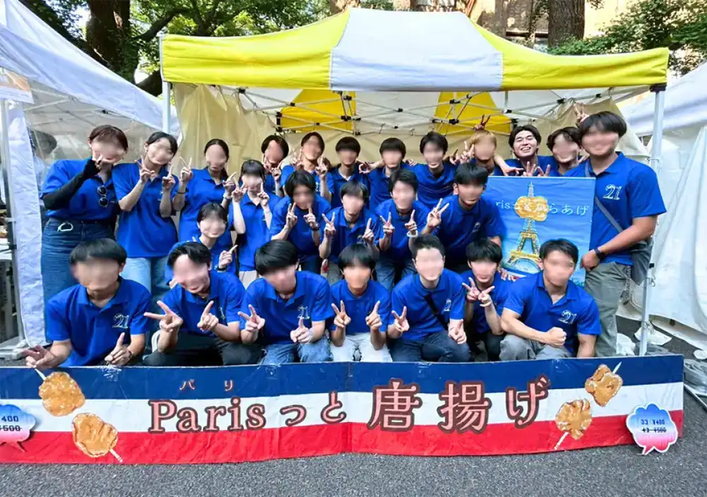 五月祭での集合写真。大山くんは上段右から3番目 NOKAI OBOG INTERVIEW '26｜能開センター