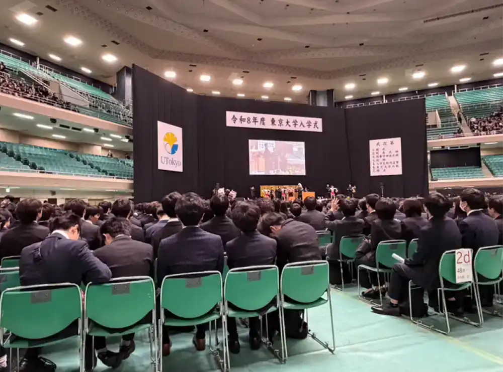 入学式の会場風景 NOKAI OBOG INTERVIEW '26｜能開センター